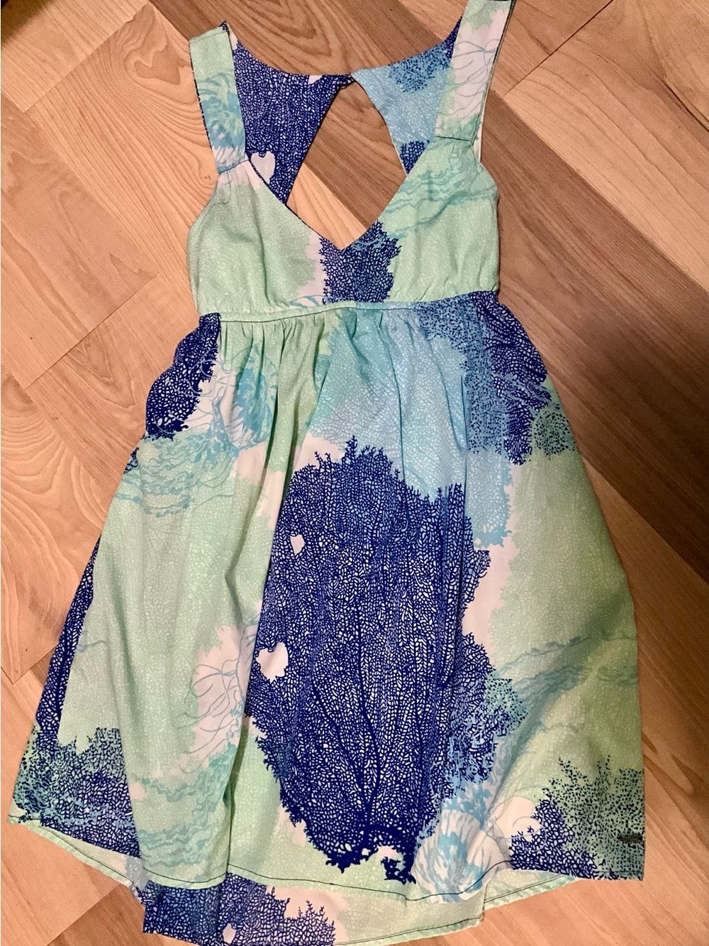 Roxy Love seeker open back, flowy sundress. Size S